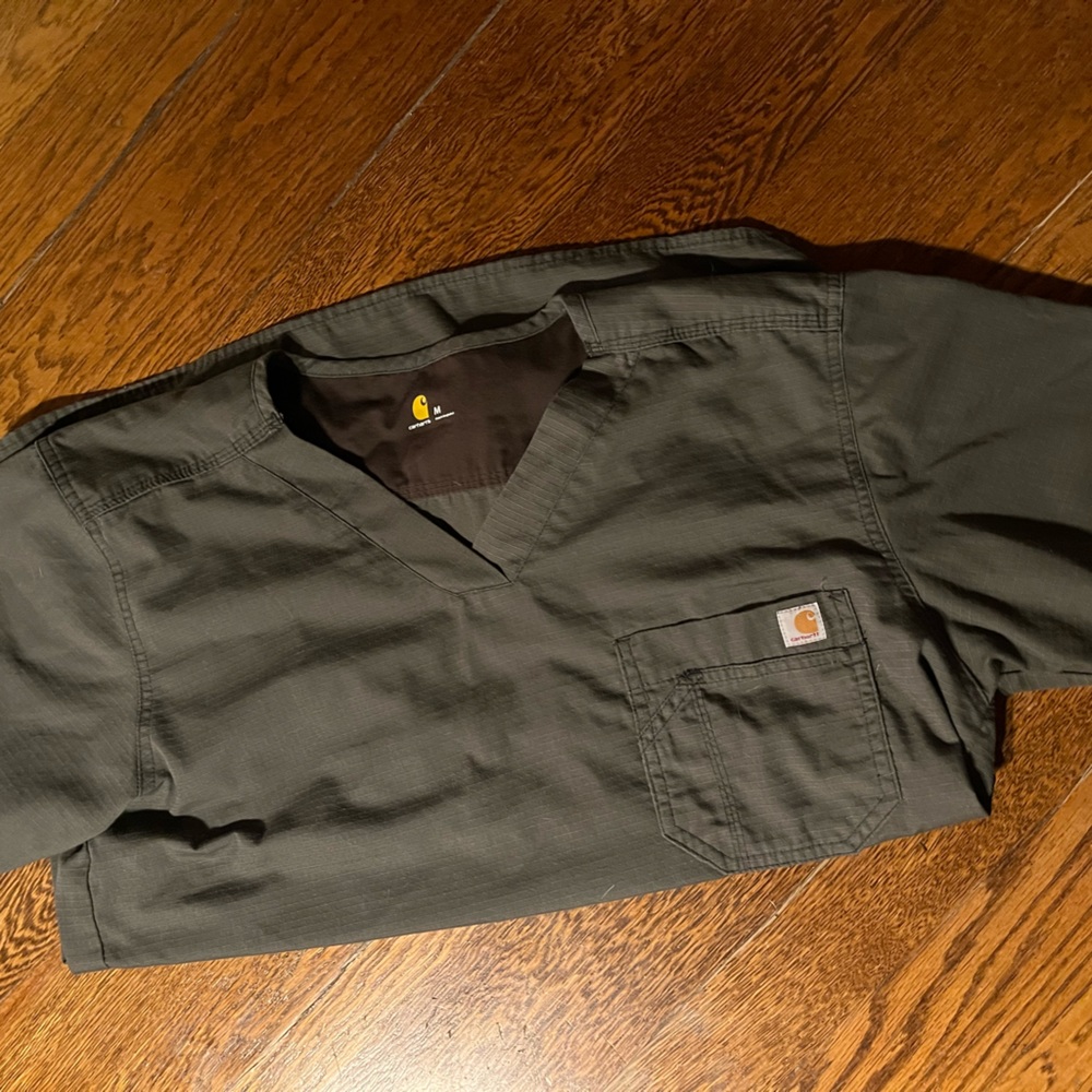 Men’s Carhartt ripstop scrub top